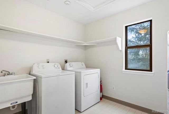 42740 Lilley Pointe Drive, Canton Charter Township, MI 48187