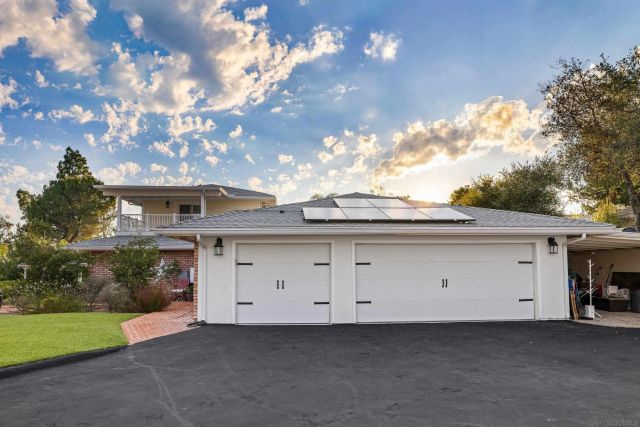 2222 Lindsay Michelle Dr, Alpine, CA 91901