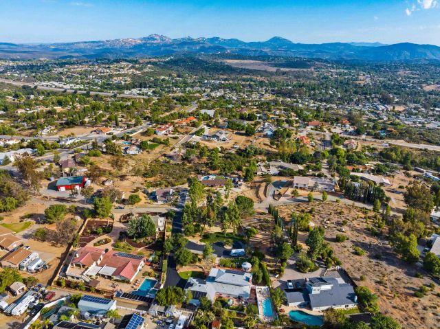 2222 Lindsay Michelle Dr, Alpine, CA 91901
