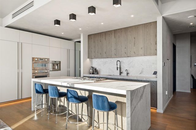 210 Lavaca ST 2301, Austin, TX 78701