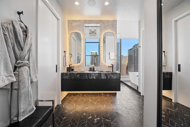 210 Lavaca ST 2301, Austin, TX 78701