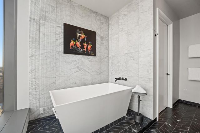 210 Lavaca ST 2301, Austin, TX 78701