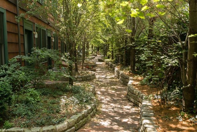 429 Norfolk St 18, Somerville, MA 02143