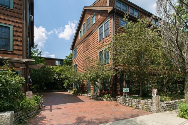 429 Norfolk St 18, Somerville, MA 02143