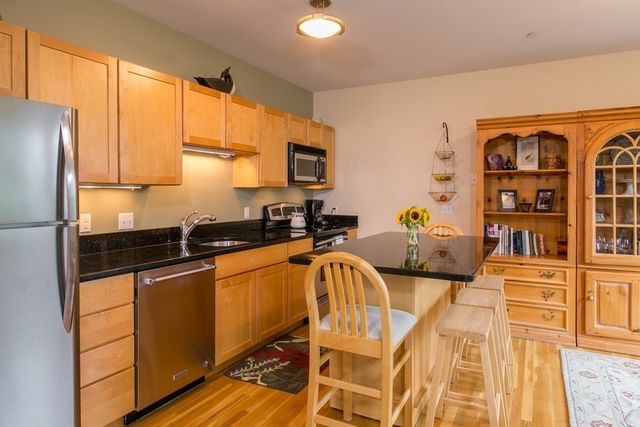 429 Norfolk St 18, Somerville, MA 02143