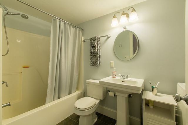 429 Norfolk St 18, Somerville, MA 02143