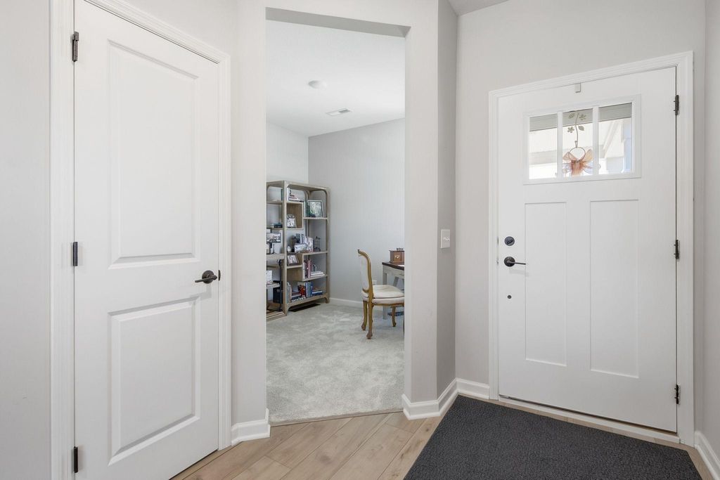 196 Liberty Heights Drive, Chaska, MN 55318 — photo 4