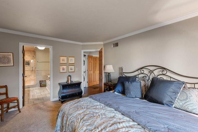 5405 Somerset LANE S, Greenfield, WI 53221