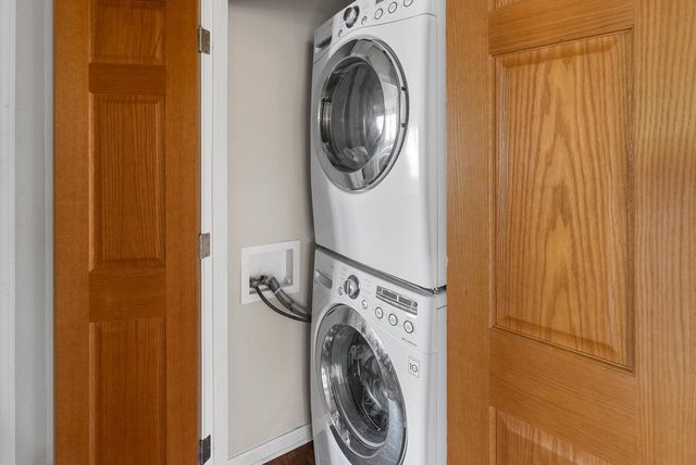 5405 Somerset LANE S, Greenfield, WI 53221