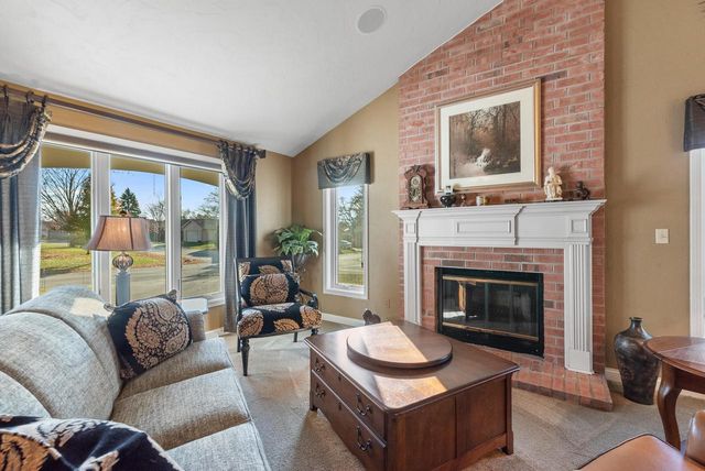 5405 Somerset LANE S, Greenfield, WI 53221