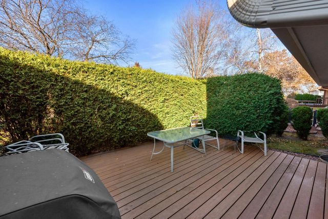 5405 Somerset LANE S, Greenfield, WI 53221