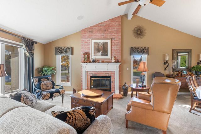 5405 Somerset LANE S, Greenfield, WI 53221