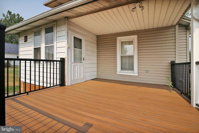 17 MORNINGSIDE AVE, Cleona, PA 17042
