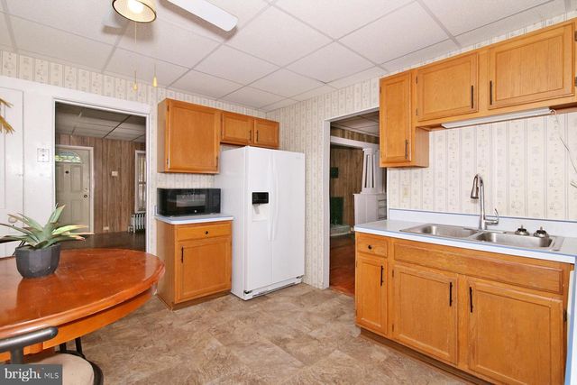 17 MORNINGSIDE AVE, Cleona, PA 17042