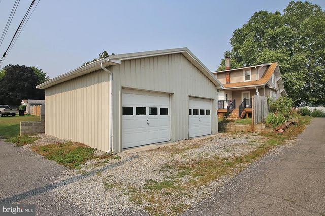 17 MORNINGSIDE AVE, Cleona, PA 17042
