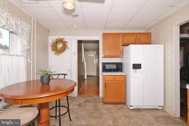 17 MORNINGSIDE AVE, Cleona, PA 17042