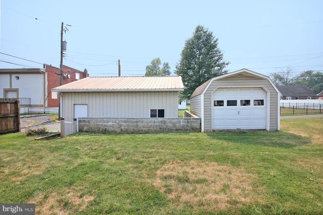17 MORNINGSIDE AVE, Cleona, PA 17042