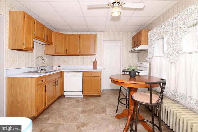 17 MORNINGSIDE AVE, Cleona, PA 17042