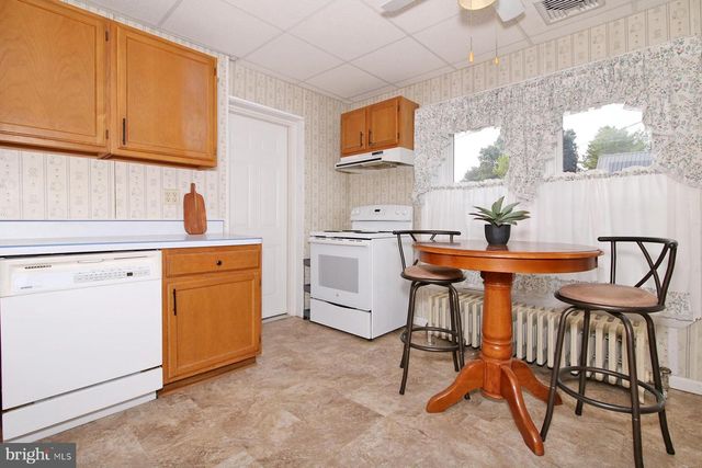 17 MORNINGSIDE AVE, Cleona, PA 17042