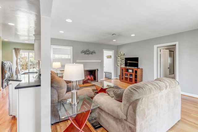2729 Kroy Way, Sacramento, CA 95817