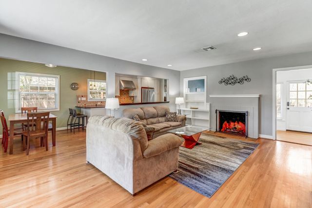 2729 Kroy Way, Sacramento, CA 95817