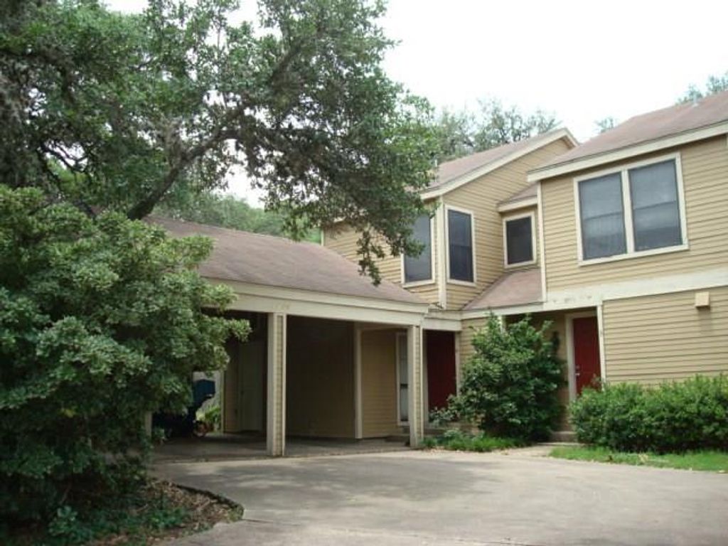 1400 Matthews LN A, Austin, TX 78745