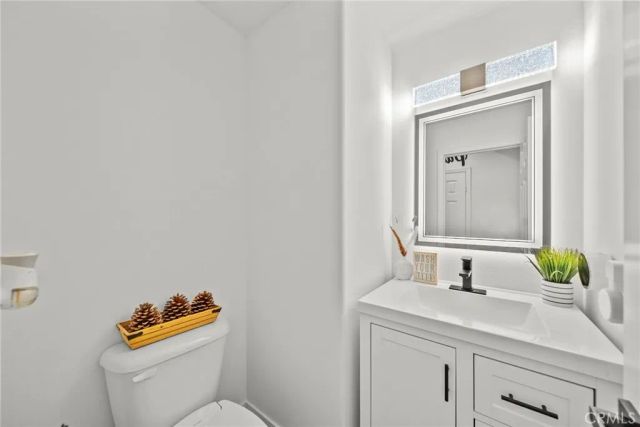 28341 Willow Court, Saugus, CA 91350