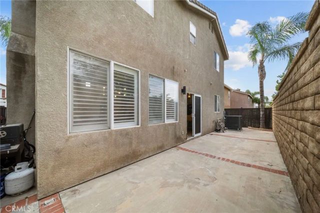 28341 Willow Court, Saugus, CA 91350