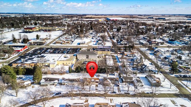 1118 HOLMES Place, Dekalb, IL 60115