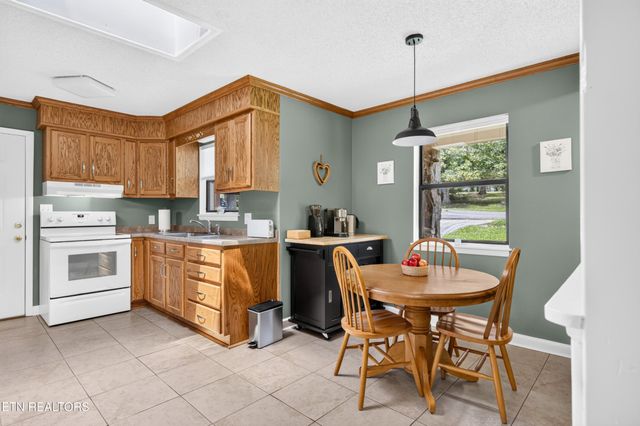 36 Druid Circle, Crossville, TN 38558