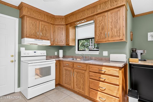 36 Druid Circle, Crossville, TN 38558