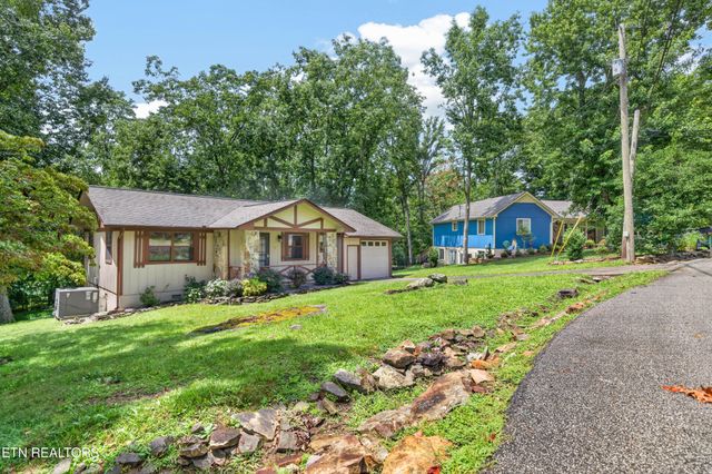 36 Druid Circle, Crossville, TN 38558
