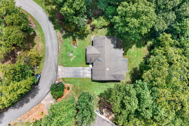 36 Druid Circle, Crossville, TN 38558