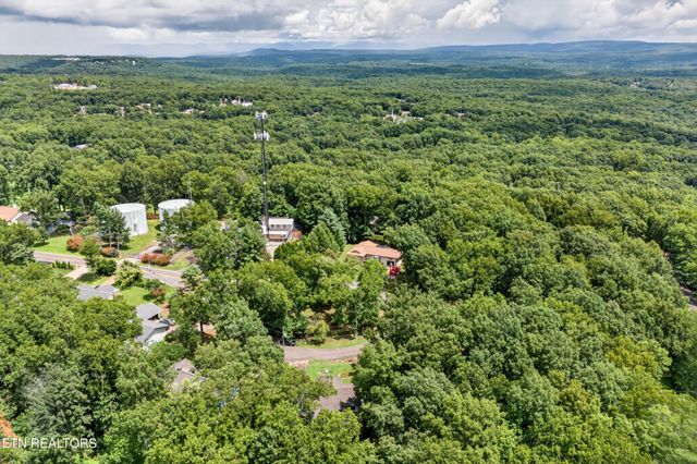 36 Druid Circle, Crossville, TN 38558