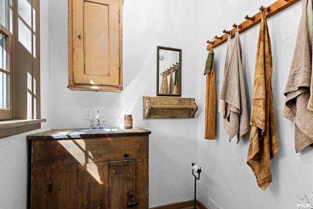 10505 W RIEKENA Road, Mapleton, IL 61547