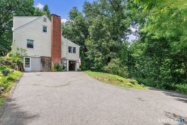 205 Cottage Street, Monroe, CT 06468