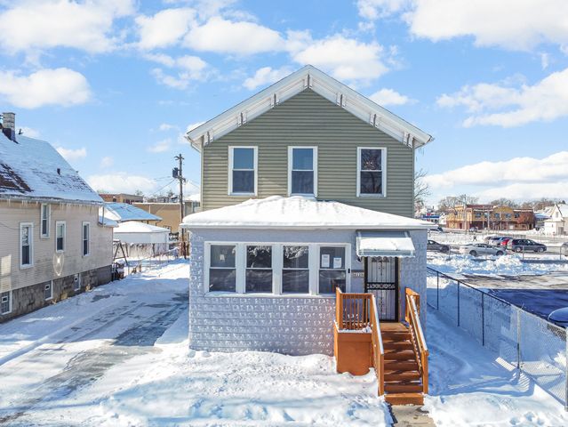 612 S 3RD Avenue, Maywood, IL 60153