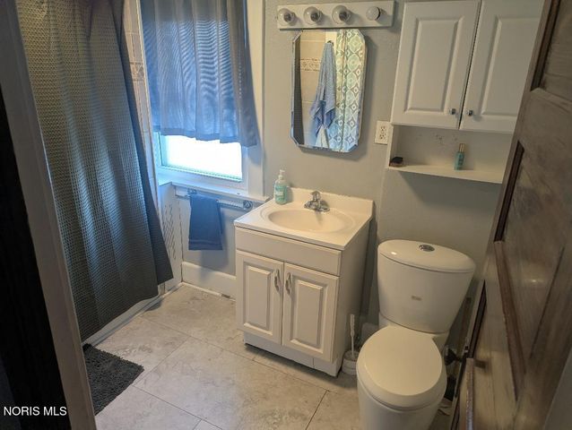 223 Valleywood Drive, Toledo, OH 43605