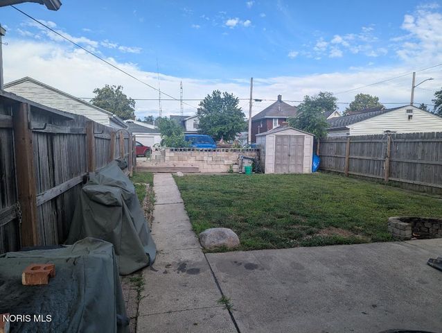 223 Valleywood Drive, Toledo, OH 43605