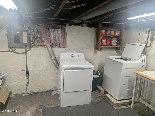 223 Valleywood Drive, Toledo, OH 43605