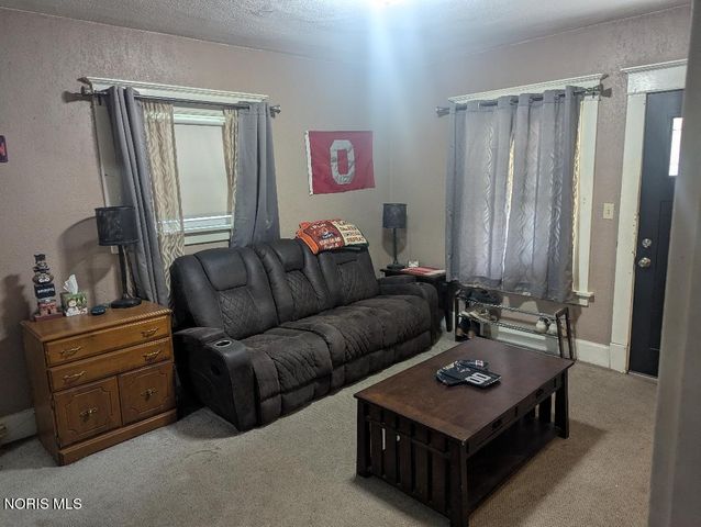 223 Valleywood Drive, Toledo, OH 43605
