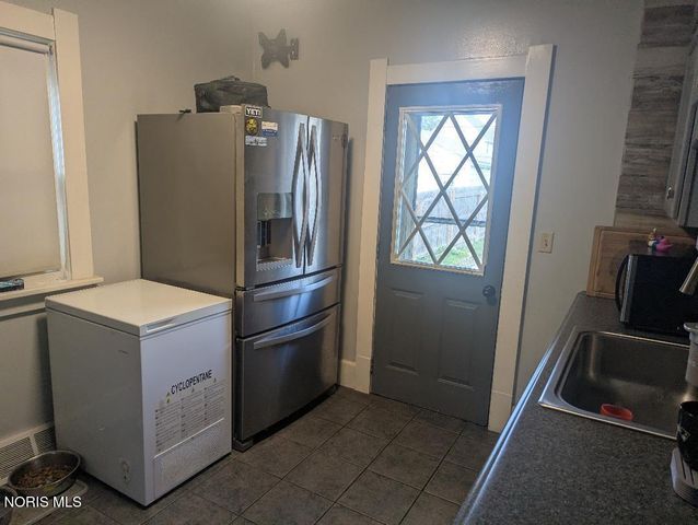 223 Valleywood Drive, Toledo, OH 43605