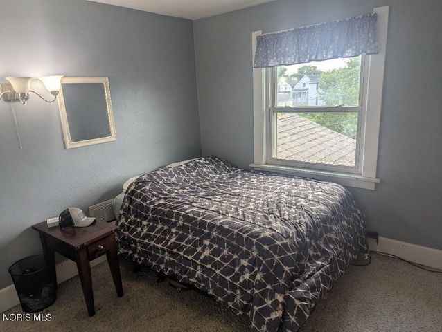 223 Valleywood Drive, Toledo, OH 43605