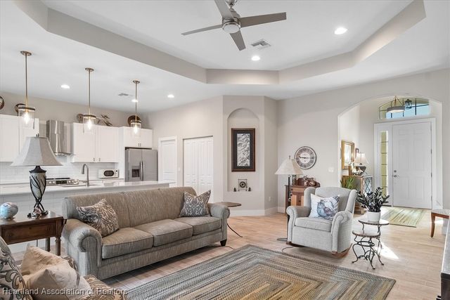 3025 Royal Oaks Court, Sebring, FL 33875