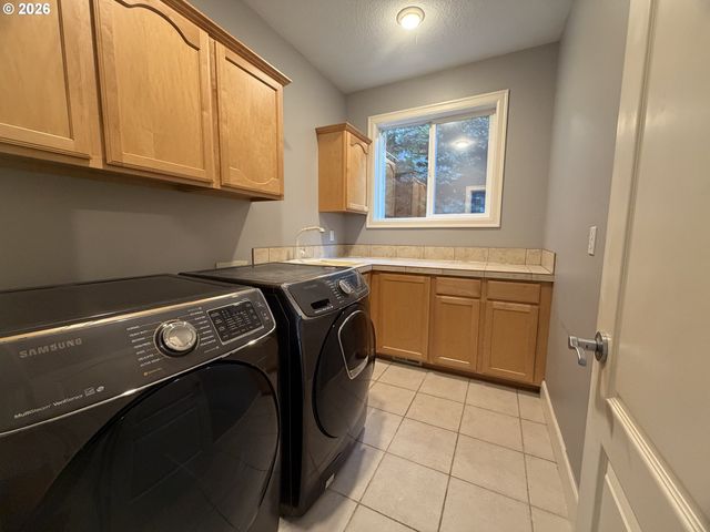 14210 Se ROLLING MEADOWS Dr, Happy Valley, OR 97086