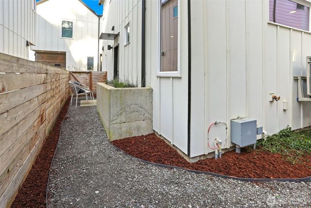 10344 Wallingford Avenue N, Seattle, WA 98133