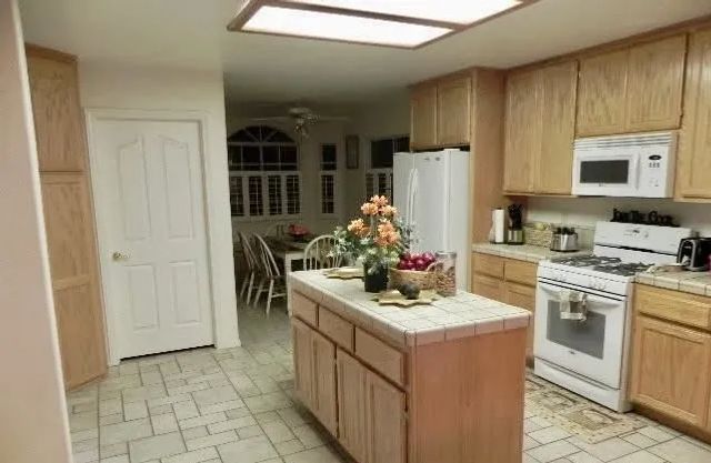 12515 Tamarisk, Victorville, CA 92395