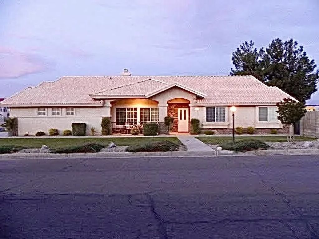 12515 Tamarisk, Victorville, CA 92395