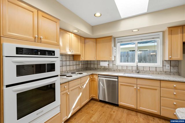 9721 SW Tualatin Rd, Tualatin, OR 97062