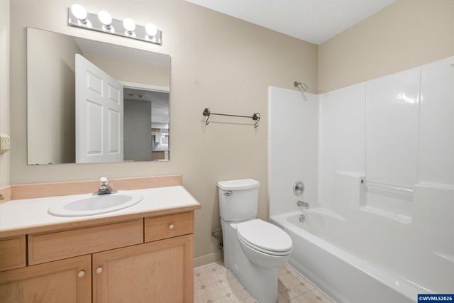 9721 SW Tualatin Rd, Tualatin, OR 97062